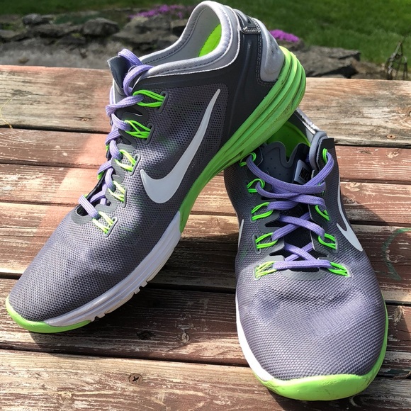 nike hyper workout shoes